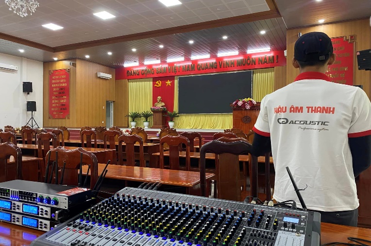 Phòng họp và hội nghị ở các Uỷ ban xã huyện, ban ngành thuộc tỉnh Hậu Giang