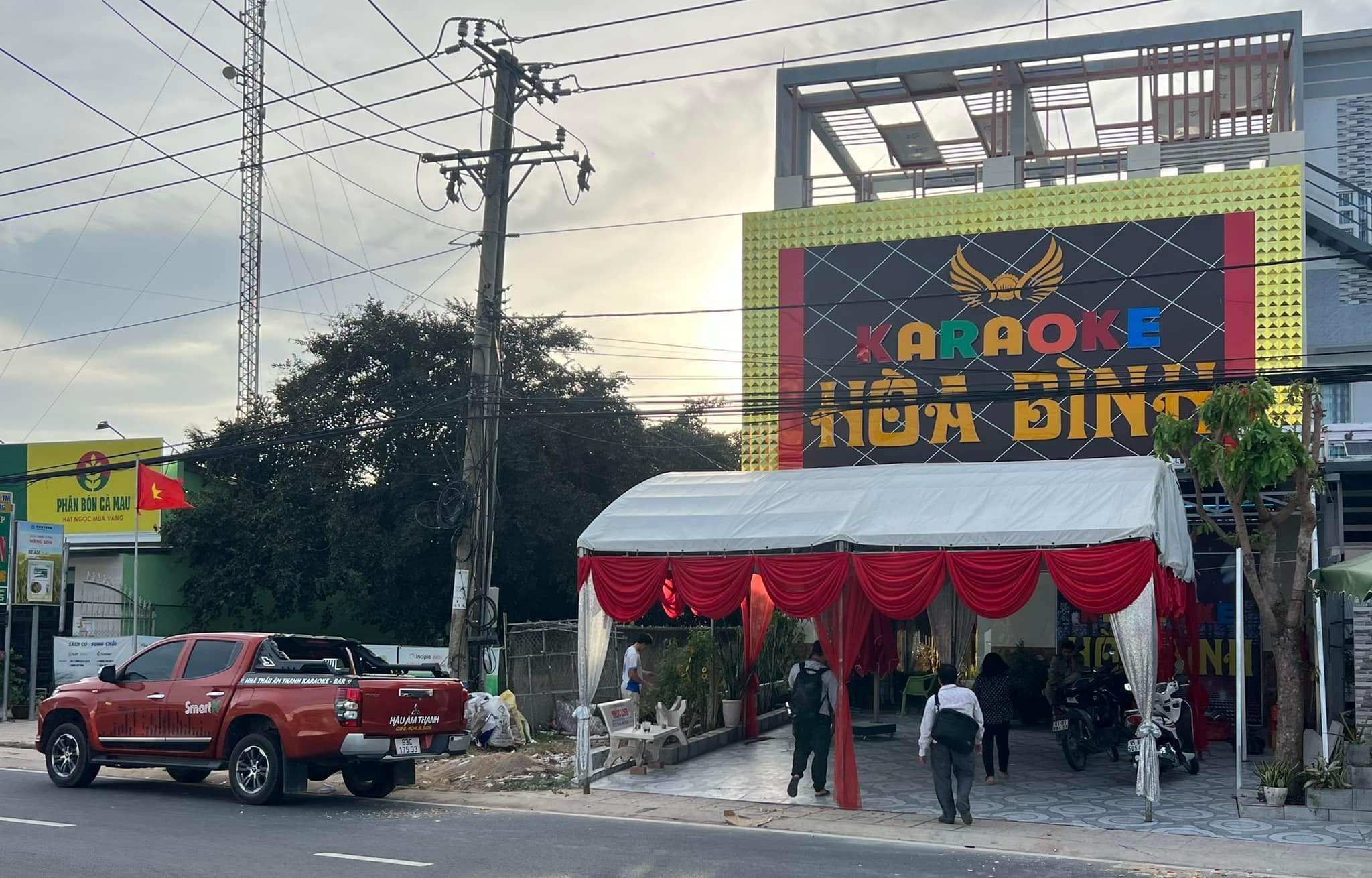 Quán KARAOKE HOÀ BÌNH (tx Long Mỹ )